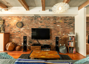 Brick-wooden walls: the concept and rules of construction