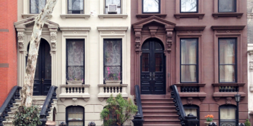 How to make a separate entrance to the apartment and a few rules