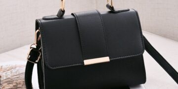 Handbag for work in the office: how to choose and advantages