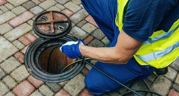Effective methods and rules for cleaning sewer pipes in a private home